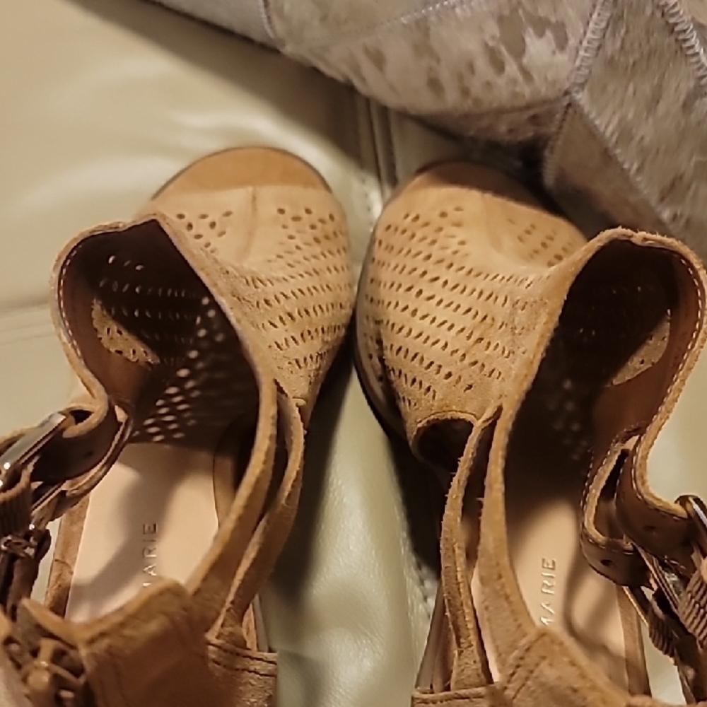 Tan Ankle Boos with Chunky Heel and Perforated Design - Picture 4 of 9
